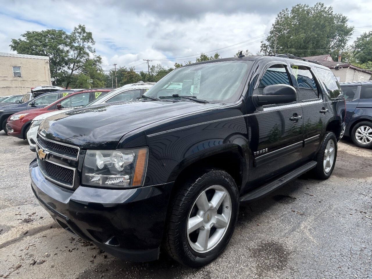Used 2013 Chevrolet Tahoe LT w/ Luxury Package AWD/4WD image 2