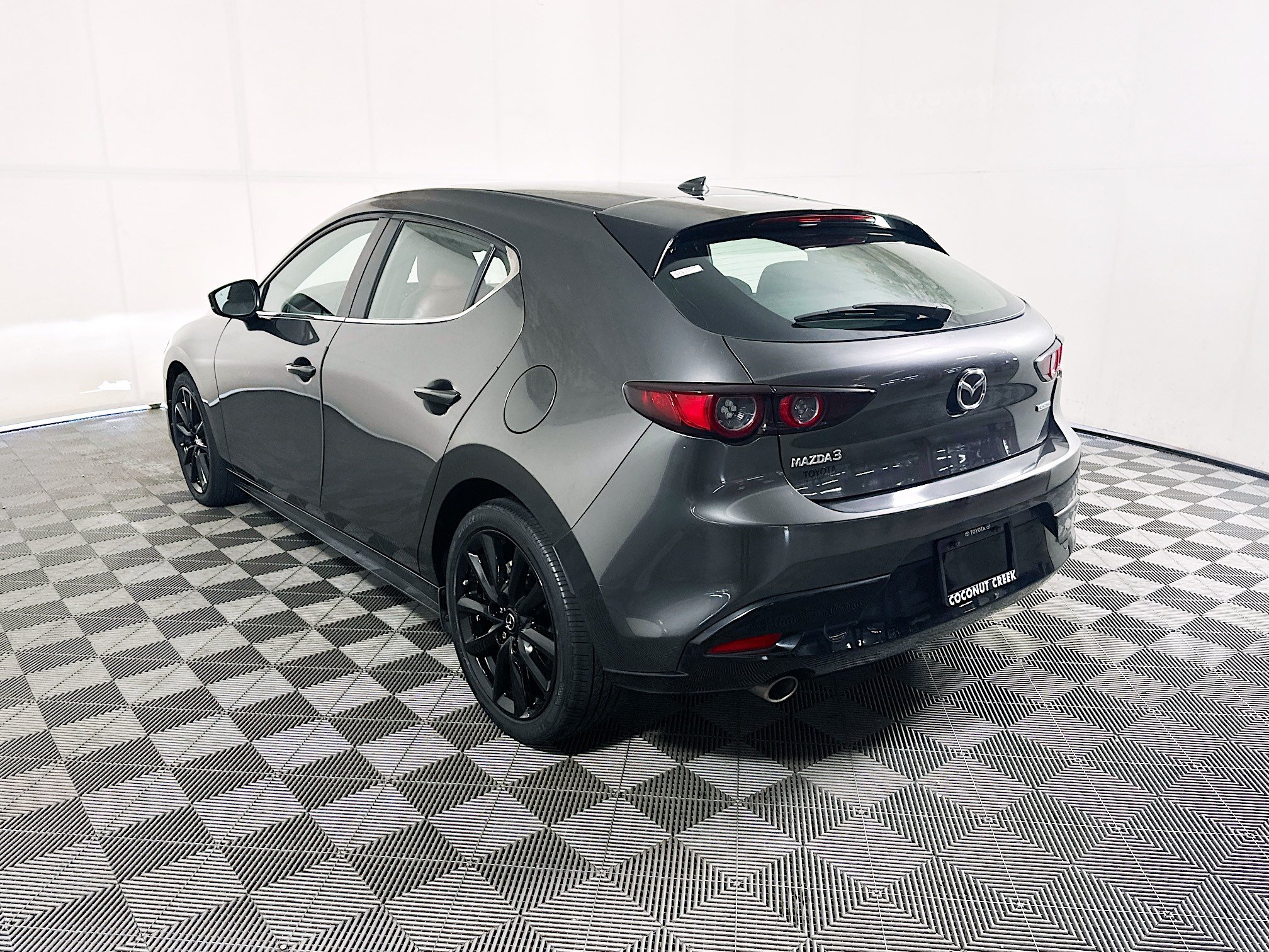 Used 2021 MAZDA MAZDA3 s FWD image 5