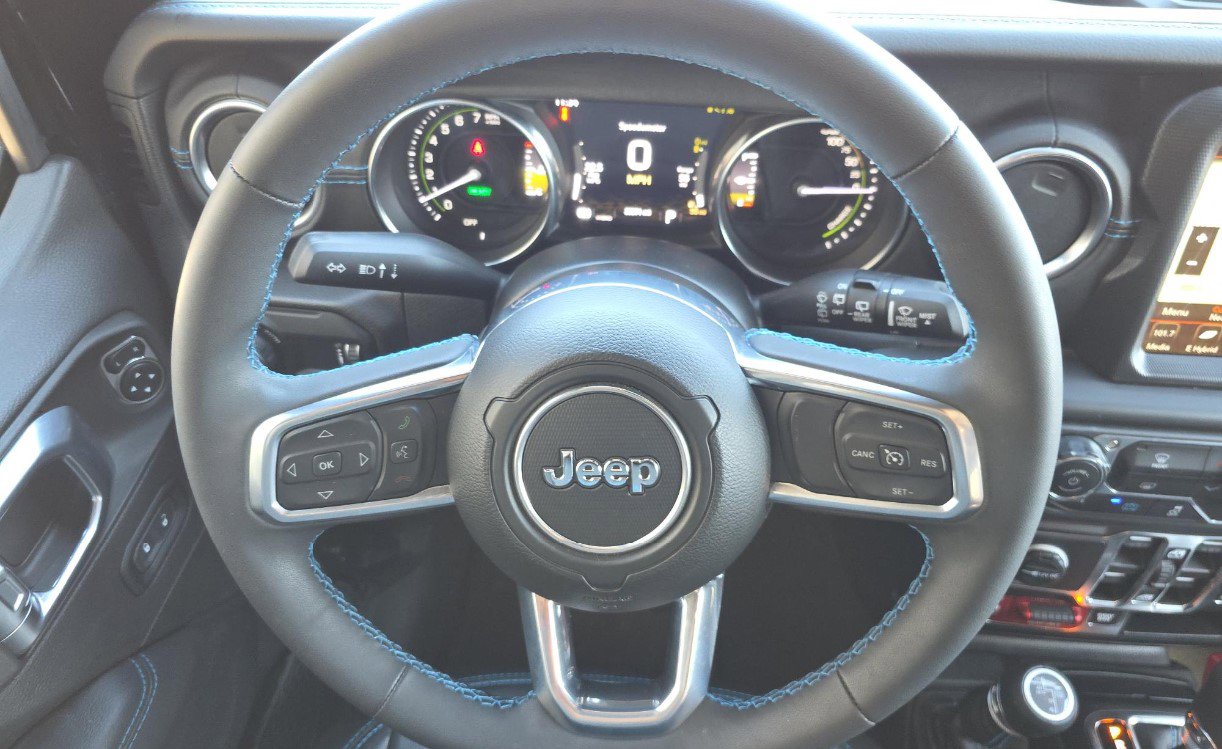 Used 2023 Jeep Wrangler Unlimited Rubicon 4xe image 8