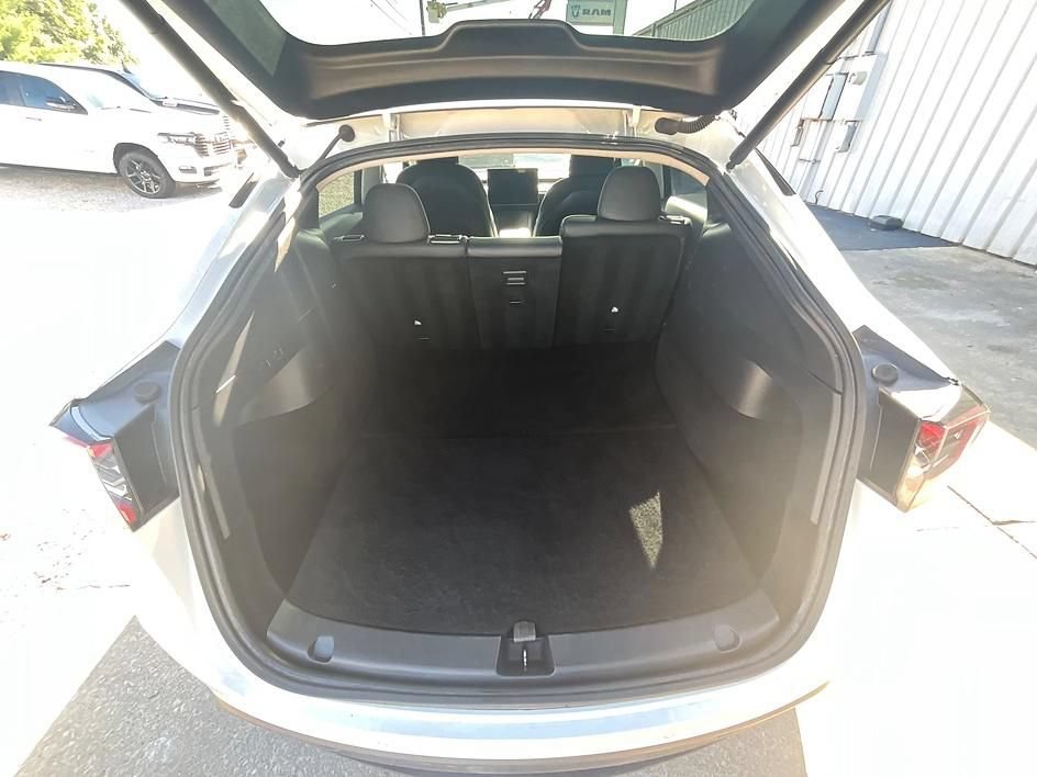 Used 2021 Tesla Model Y Long Range AWD/4WD image 7