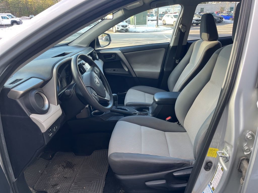 Used 2015 Toyota RAV4 LE image 13