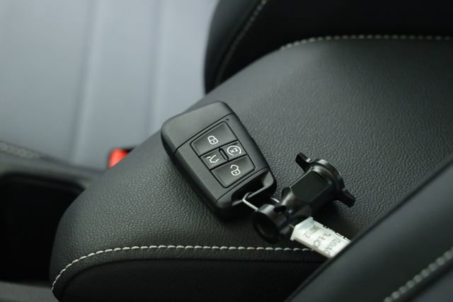 New 2025 Volkswagen Jetta SE image 36