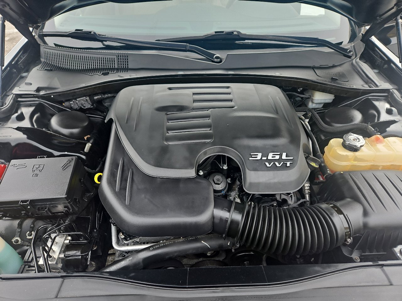 Used 2013 Chrysler 300 RWD image 7