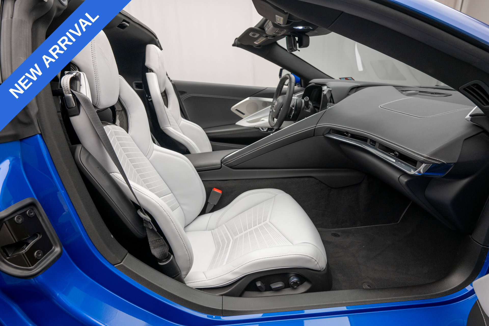 Used 2020 Chevrolet Corvette Stingray Preferred Cpe w/ 2LT Preferred Equipment Group RWD image 14
