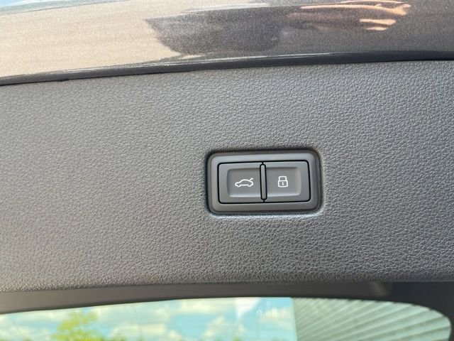 New 2025 Audi Q8 Premium Plus image 31