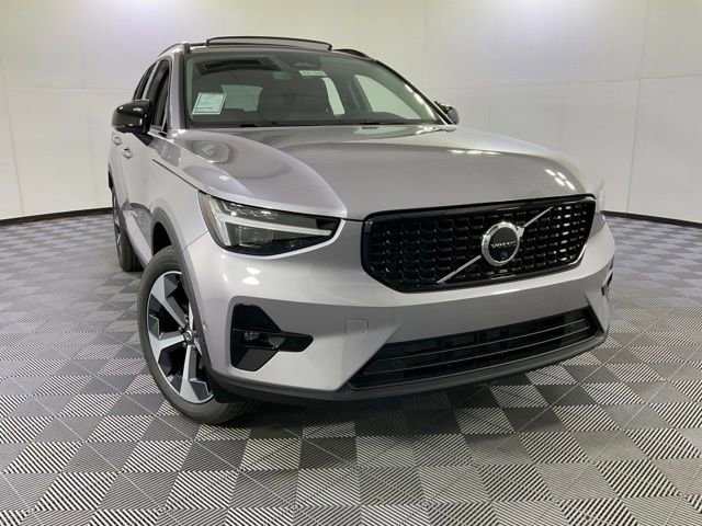 New 2026 Volvo XC40 B5 Plus w/ Protection Package Premier image 49