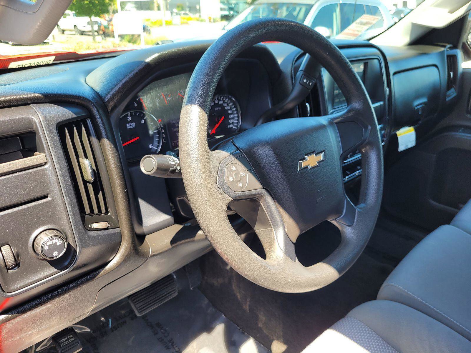 Used 2018 Chevrolet Silverado 1500 Custom w/ Custom Value Package RWD image 12
