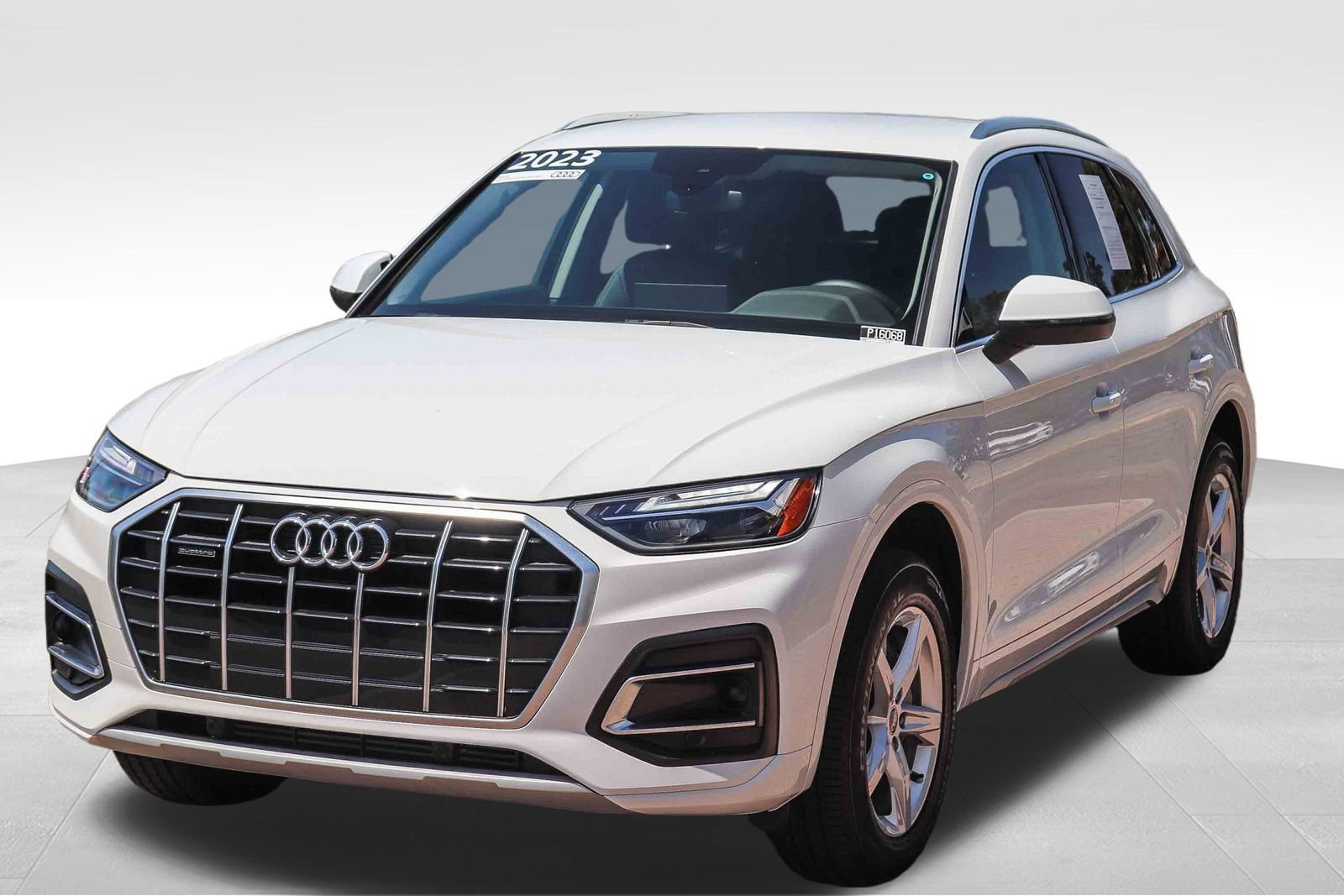 Certified 2023 Audi Q5 Premium AWD/4WD image 3