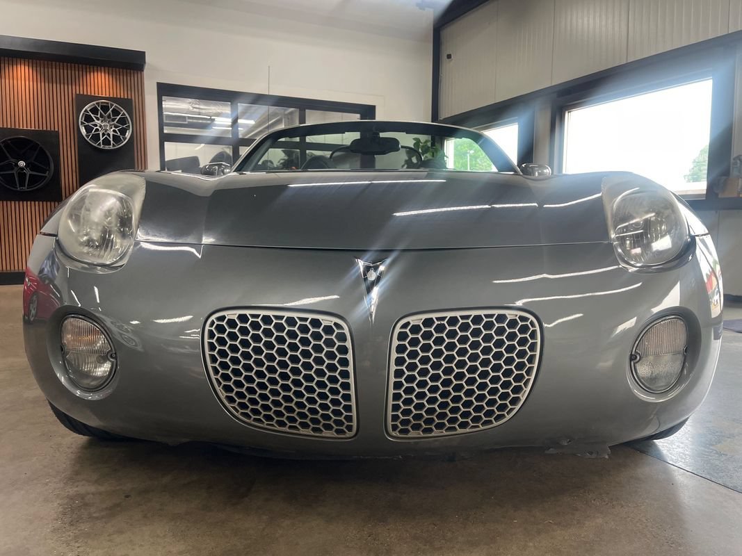 Used 2007 Pontiac Solstice Convertible w/ Premium Package RWD image 22
