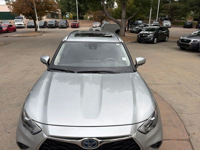 Used 2024 Toyota Highlander Limited AWD/4WD image 11