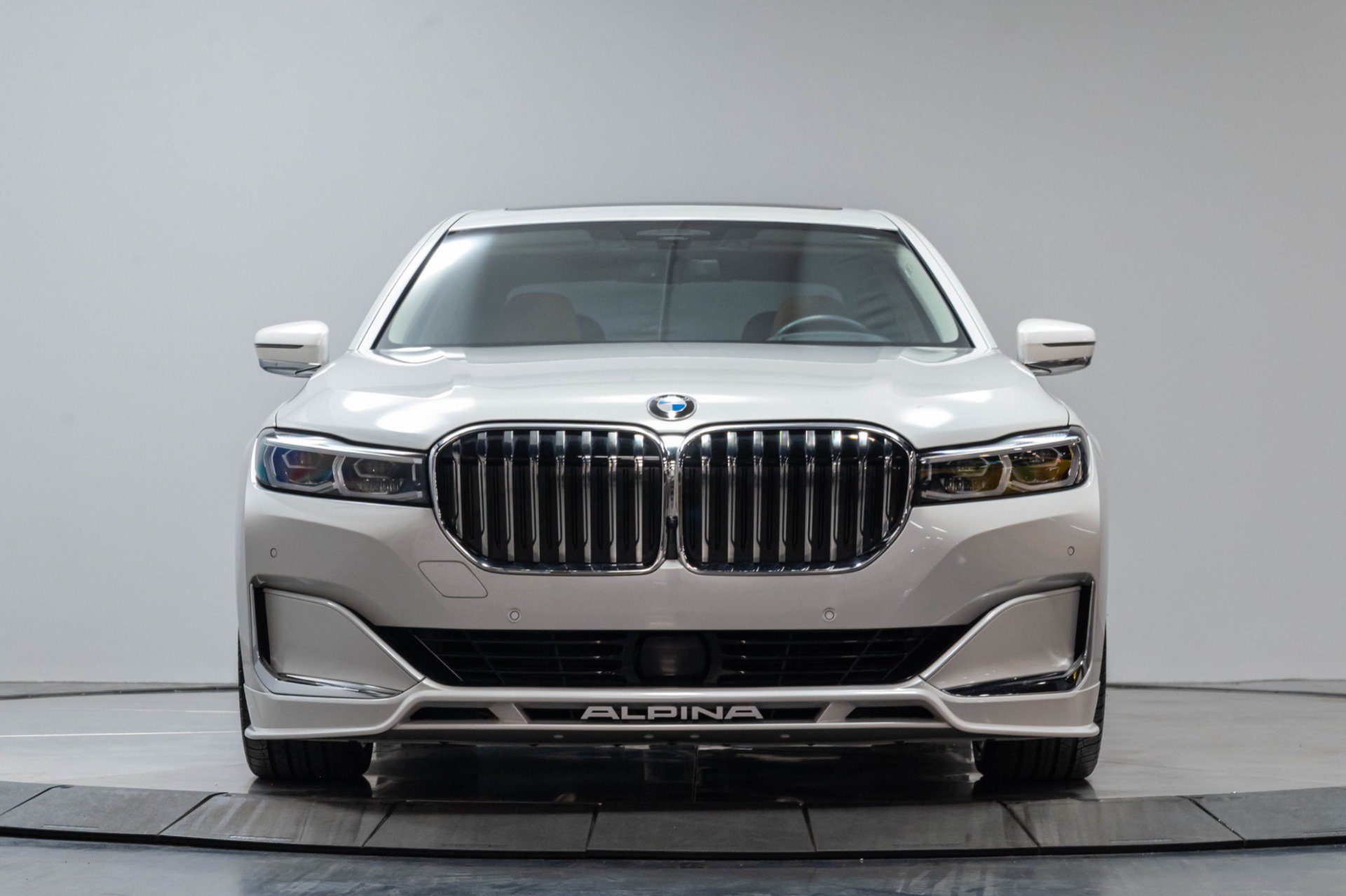 Used 2022 BMW ALPINA B7 xDrive AWD/4WD image 40