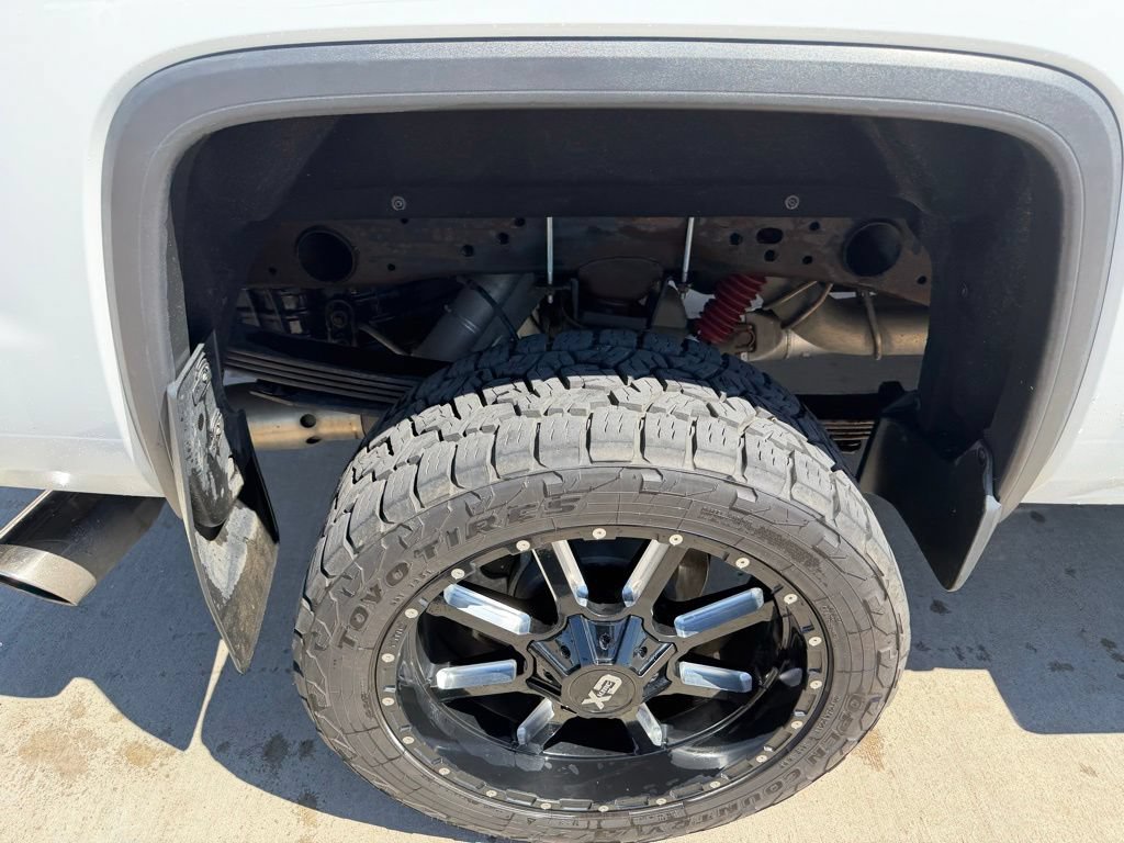 Used 2016 GMC Sierra 2500 Denali w/ Duramax Plus Package AWD/4WD image 10