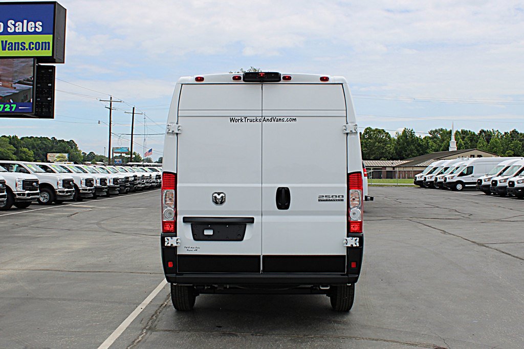Used 2023 RAM ProMaster 2500 w/ Premium Convenience Group (B) FWD image 9
