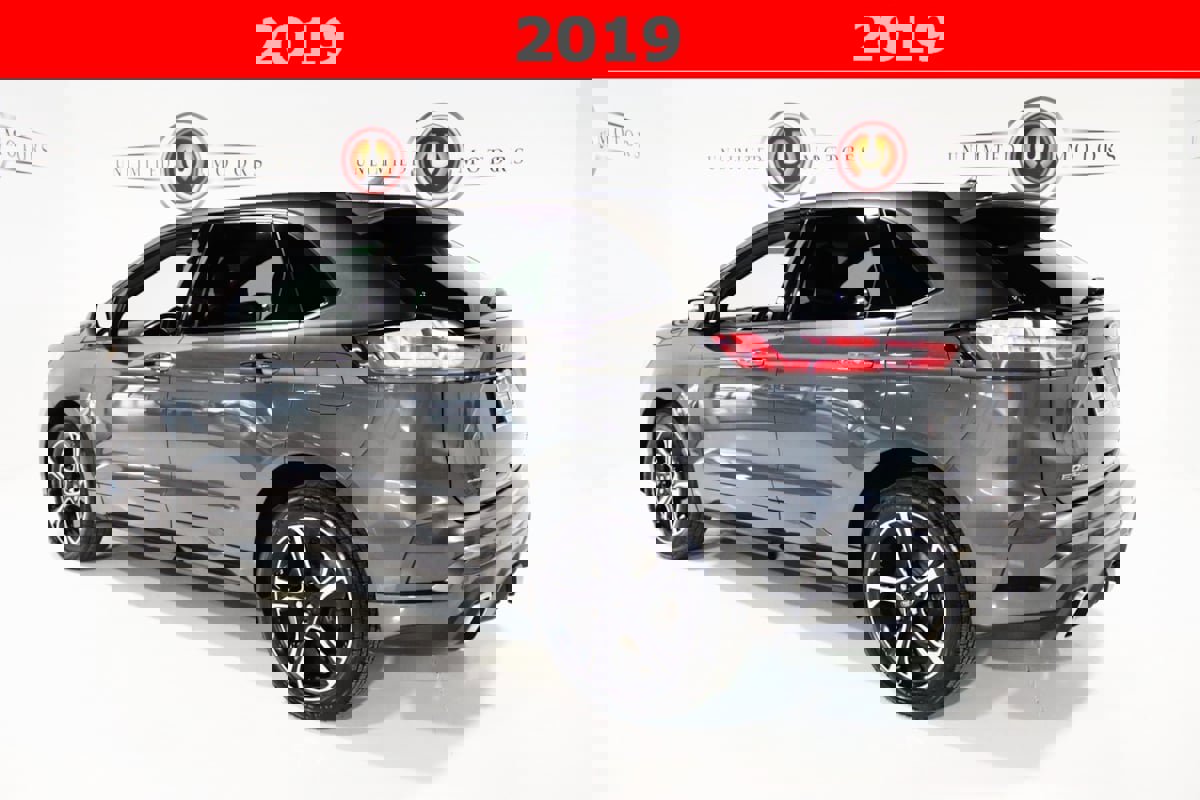 Used 2019 Ford Edge ST w/ Cold Weather Package image 3