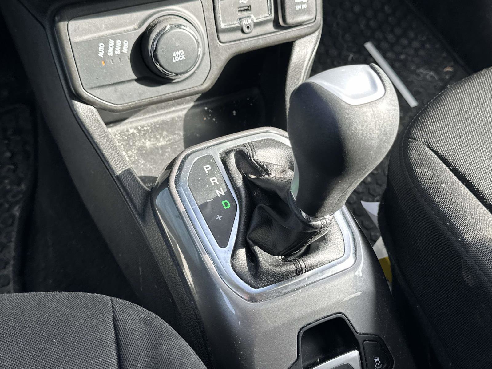 Used 2022 Jeep Renegade Latitude w/ Convenience Group image 29