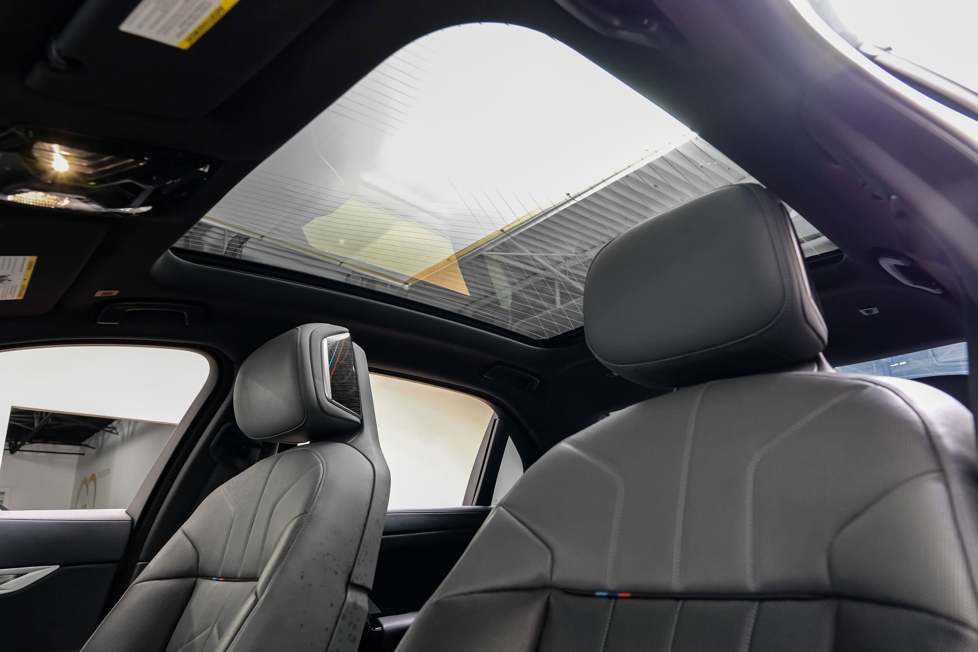 Used 2023 BMW 740i image 5