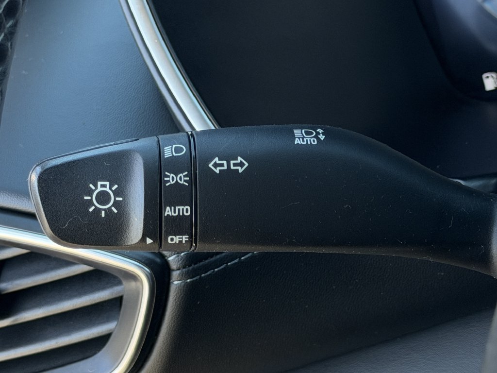 Used 2022 Hyundai Santa Fe Limited FWD image 21