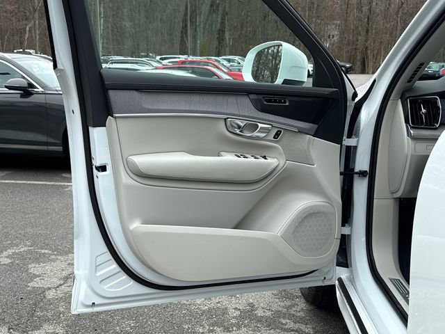 New 2026 Volvo XC90 T8 Ultra w/ Protection Package Premier image 9