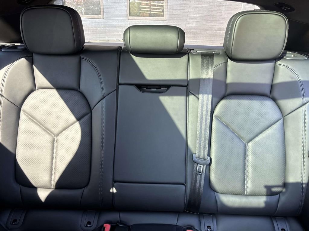 New 2026 Porsche Macan image 37