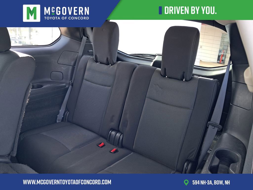 Used 2019 Nissan Pathfinder S image 16