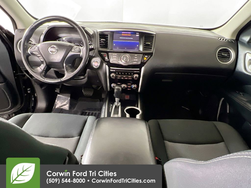 Used 2018 Nissan Pathfinder SV image 6