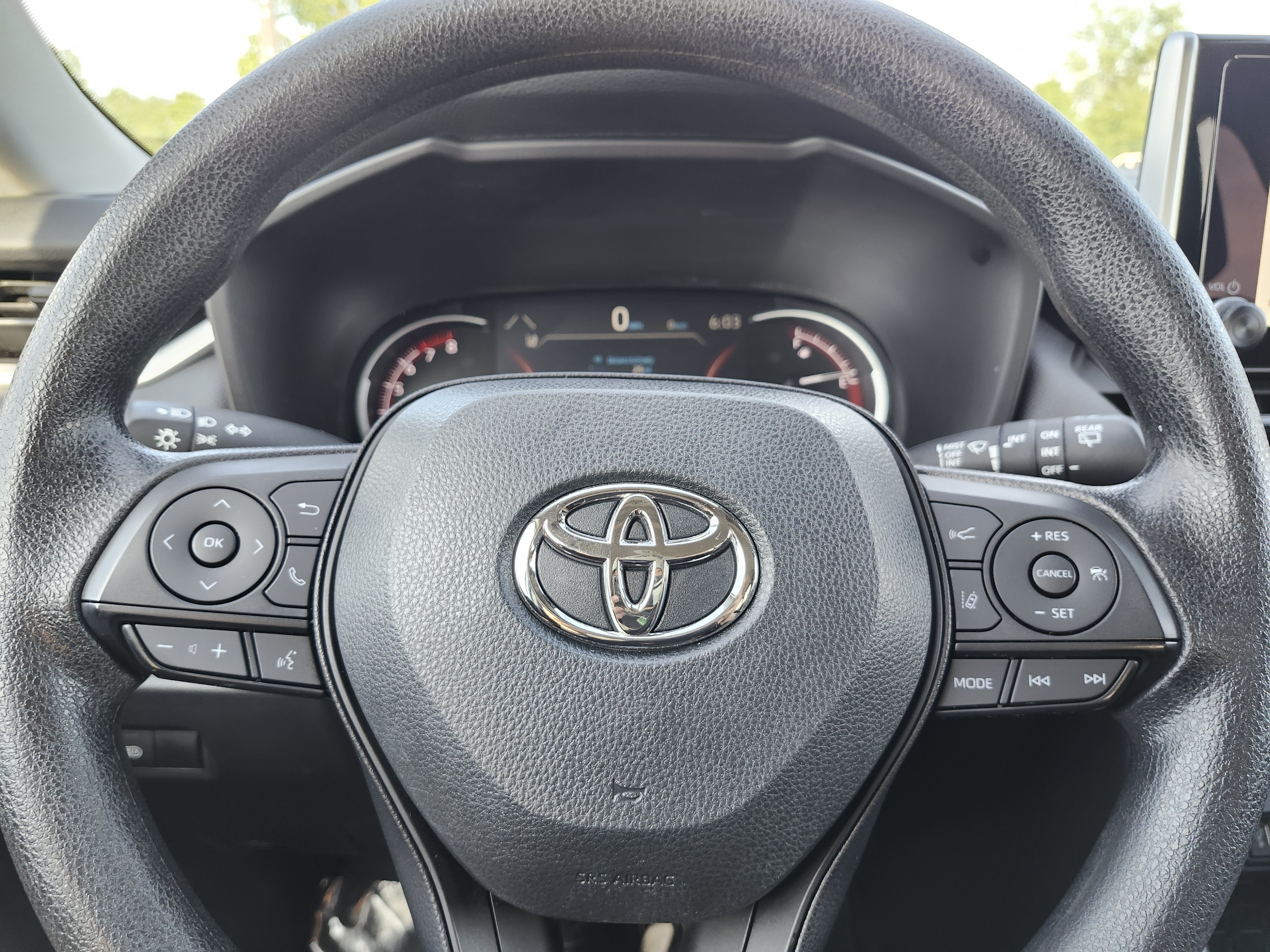 Used 2024 Toyota RAV4 XLE AWD/4WD image 27
