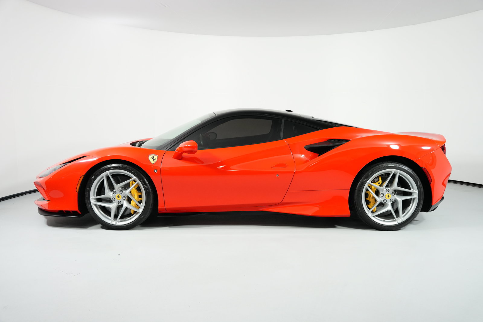 Used 2020 Ferrari F8 Tributo RWD image 7