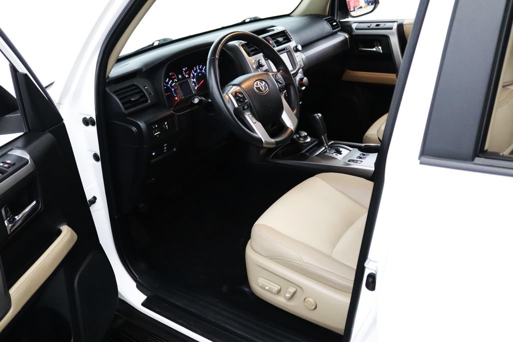Used 2016 Toyota 4Runner SR5 Premium AWD/4WD image 19