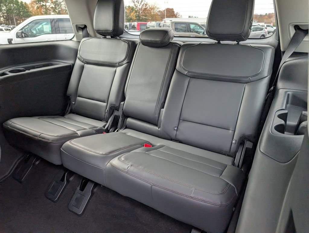 New 2025 Ford Expedition Active image 6