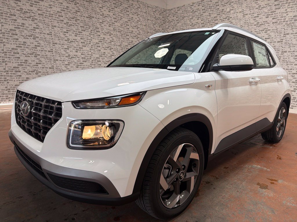 New 2026 Hyundai Venue SEL FWD image 3