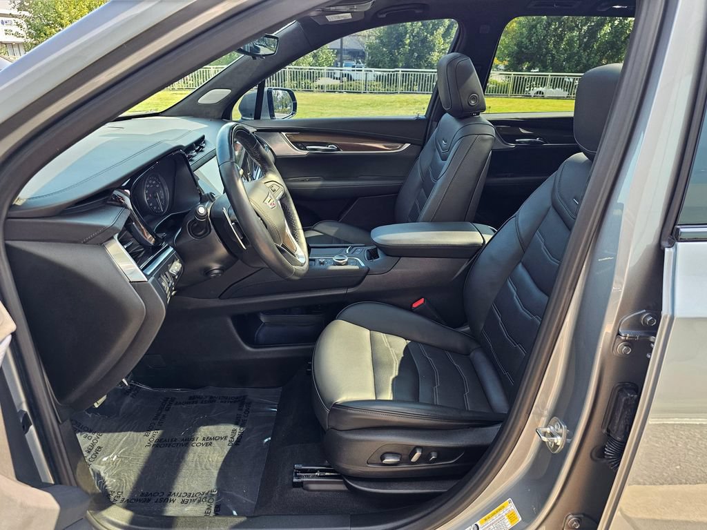 Certified 2025 Cadillac XT6 Sport w/ Platinum Package AWD/4WD image 23