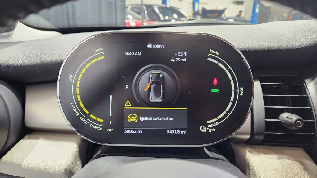Used 2021 MINI Cooper SE w/ 6.5" Touchscreen Package FWD image 12