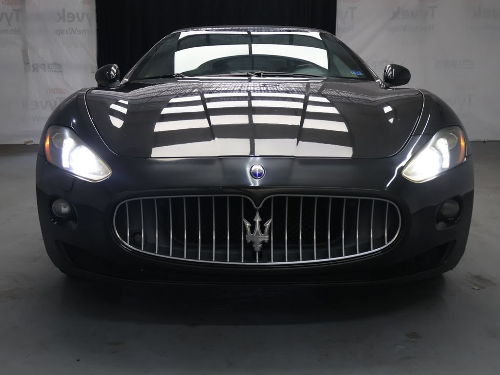 Used 2015 Maserati GranTurismo Convertible RWD image 2
