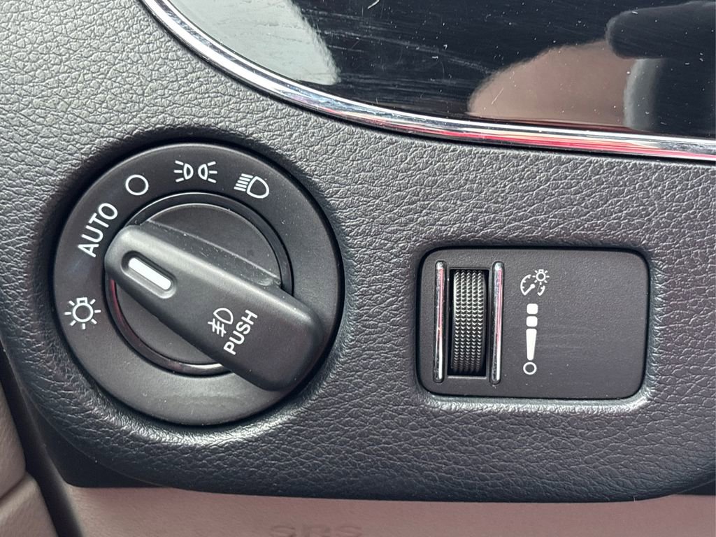 Used 2019 Dodge Grand Caravan SXT image 32