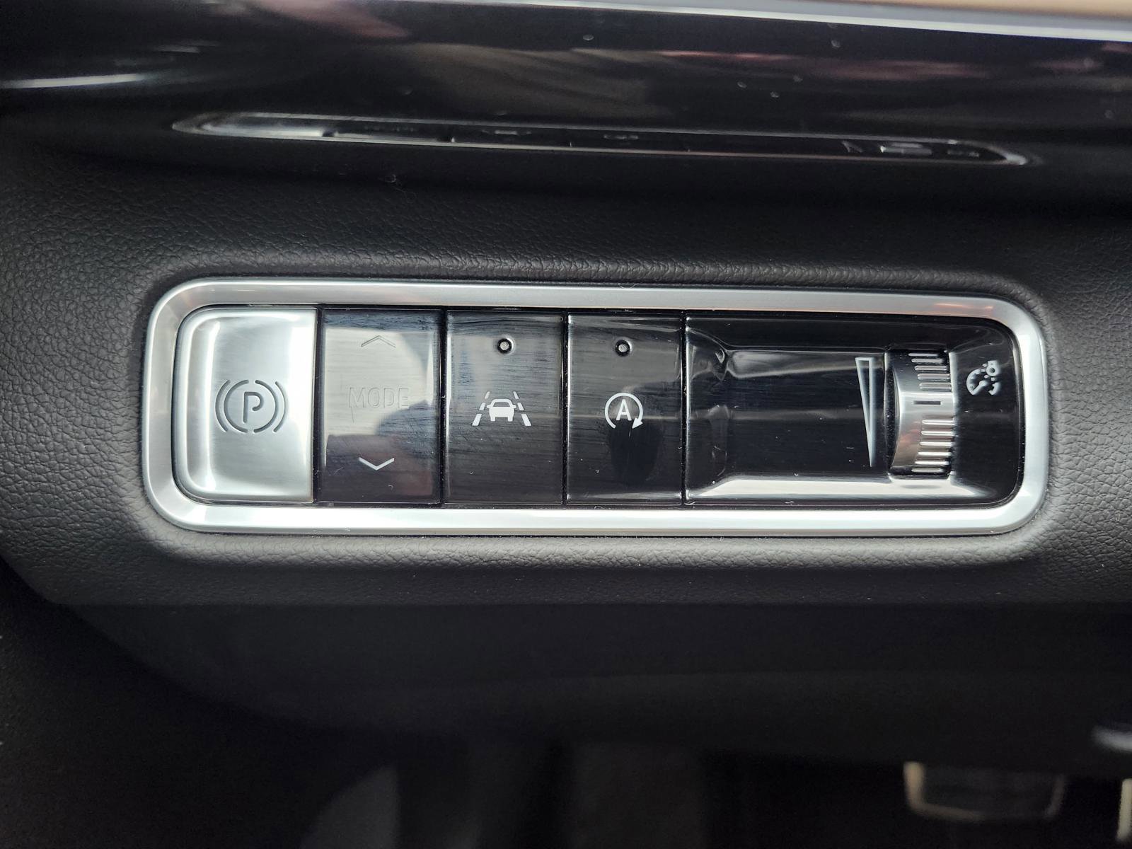 Used 2025 Buick Envision Sport Touring AWD/4WD image 18