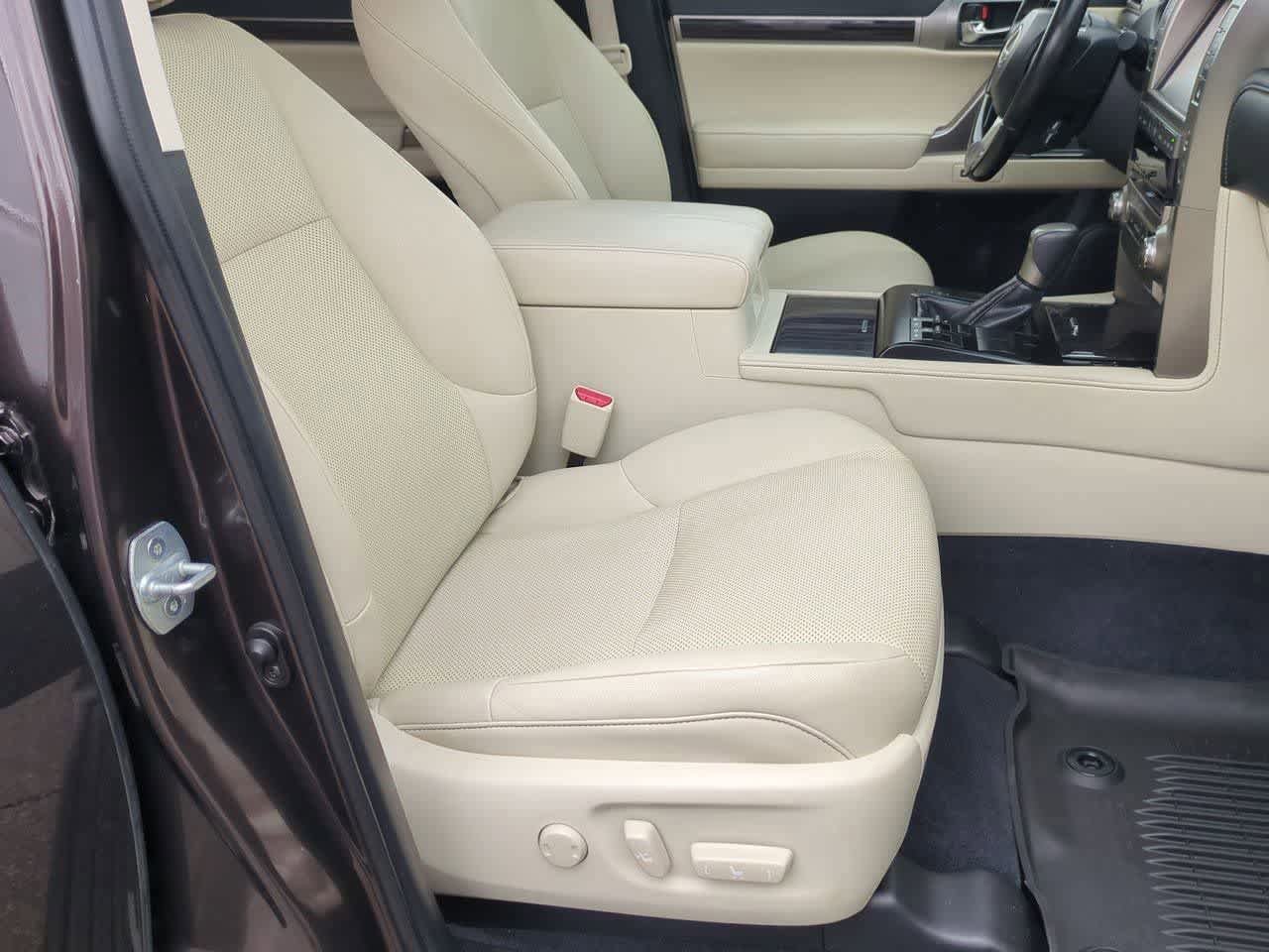 Used 2020 Lexus GX 460 Premium w/ Premium Package AWD/4WD image 22