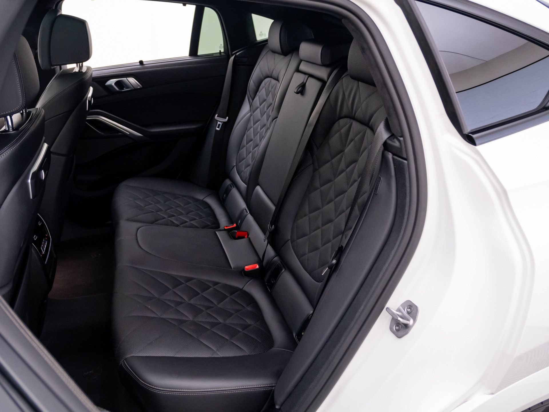 Certified 2026 BMW X6 M60i AWD/4WD image 18