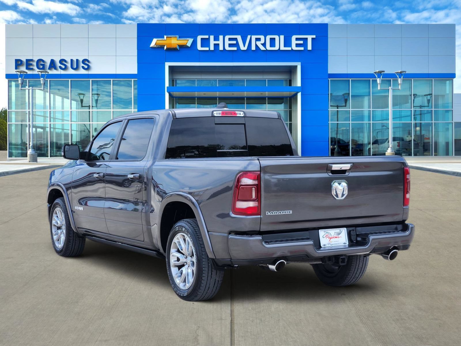 Used 2021 RAM 1500 Laramie w/ Laramie Southwest Edition RWD image 4