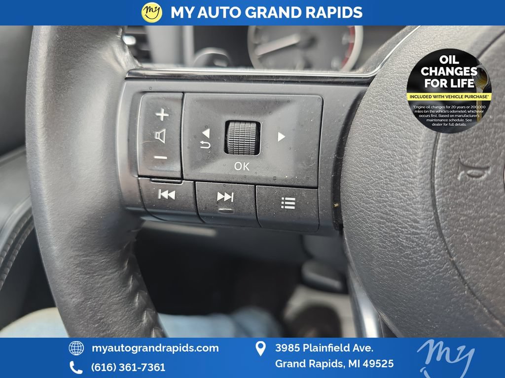 Used 2023 Nissan Rogue SL AWD/4WD image 13