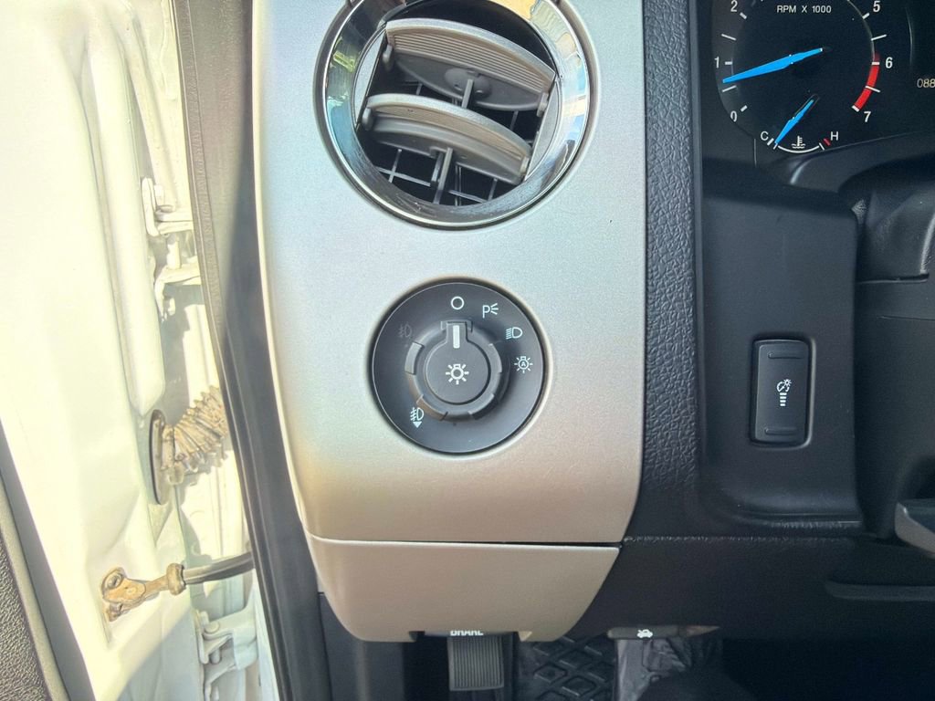 Used 2017 Ford Expedition XLT AWD/4WD image 31