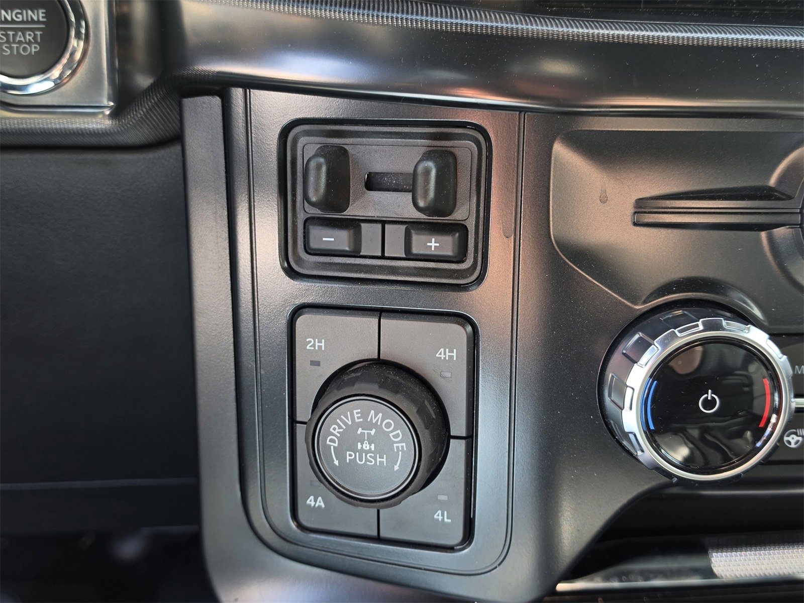 Used 2025 Ford F150 Raptor image 11