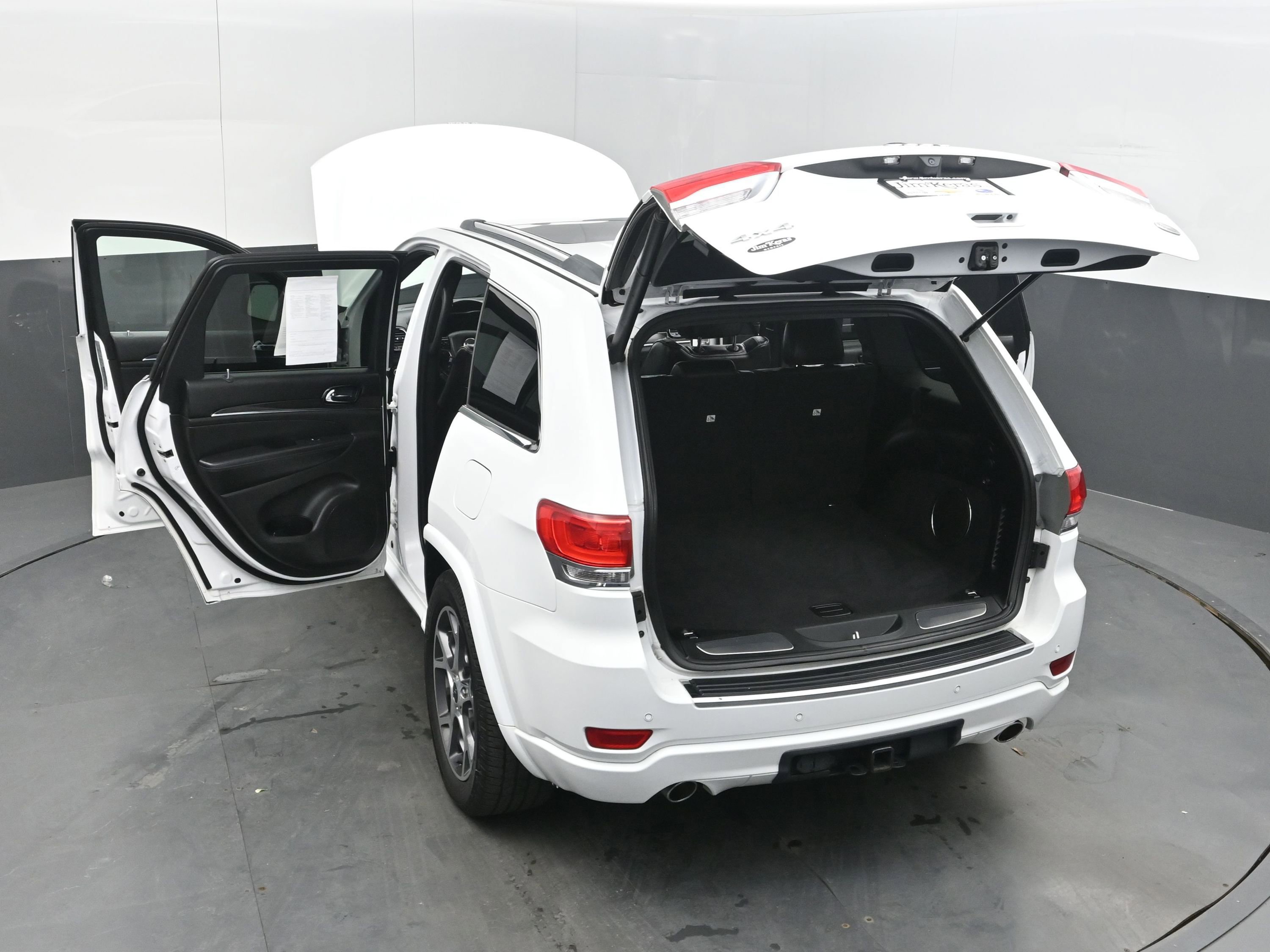 Used 2020 Jeep Grand Cherokee Overland image 38