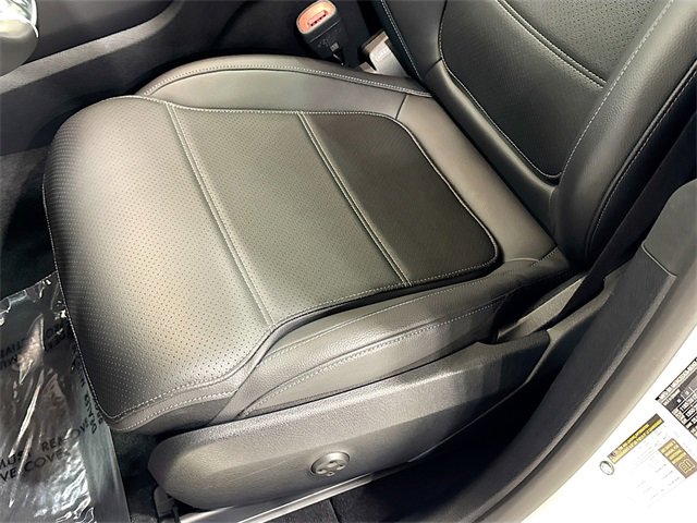 Used 2025 Mercedes-Benz GLC 300 4MATIC image 20