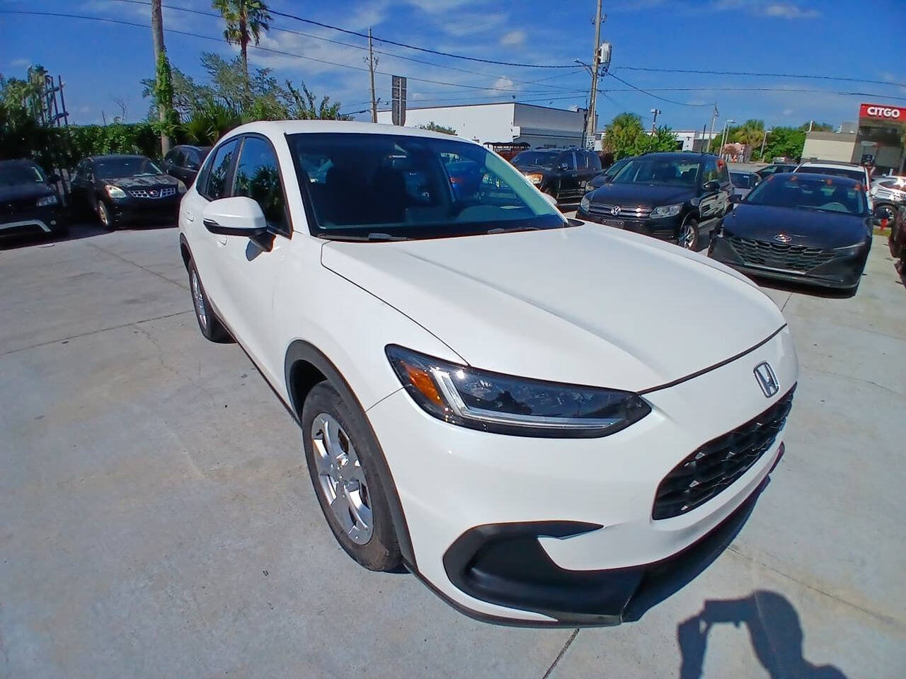 Used 2024 Honda HR-V LX image 2