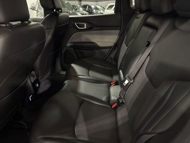 Used 2023 Jeep Compass Latitude image 22