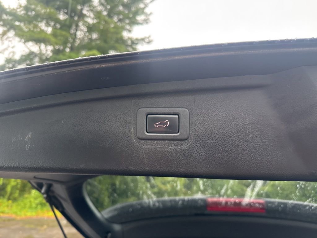 Used 2018 Subaru Outback 3.6R Limited image 16