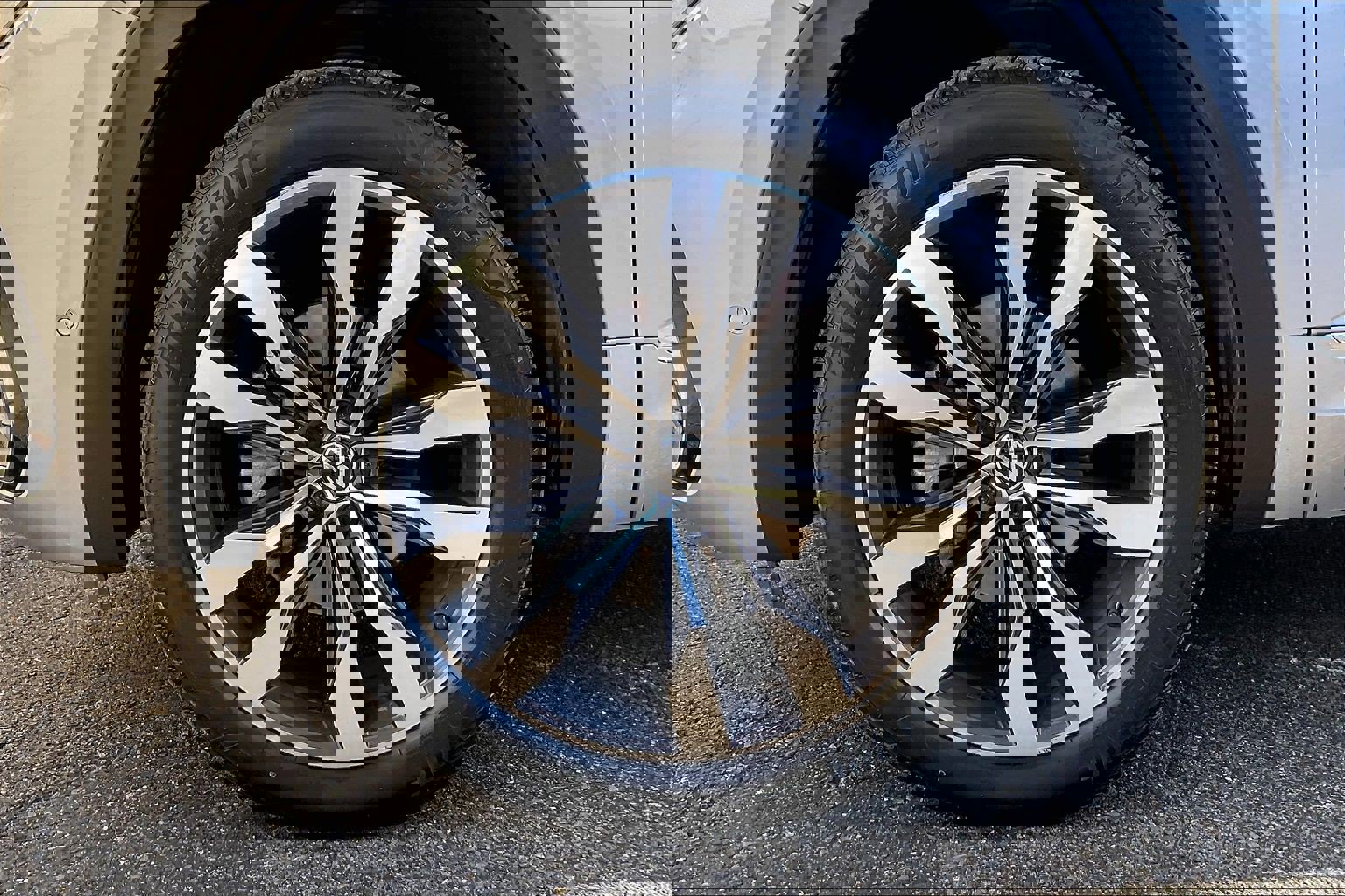 Certified 2022 Volkswagen Atlas SEL Premium image 8