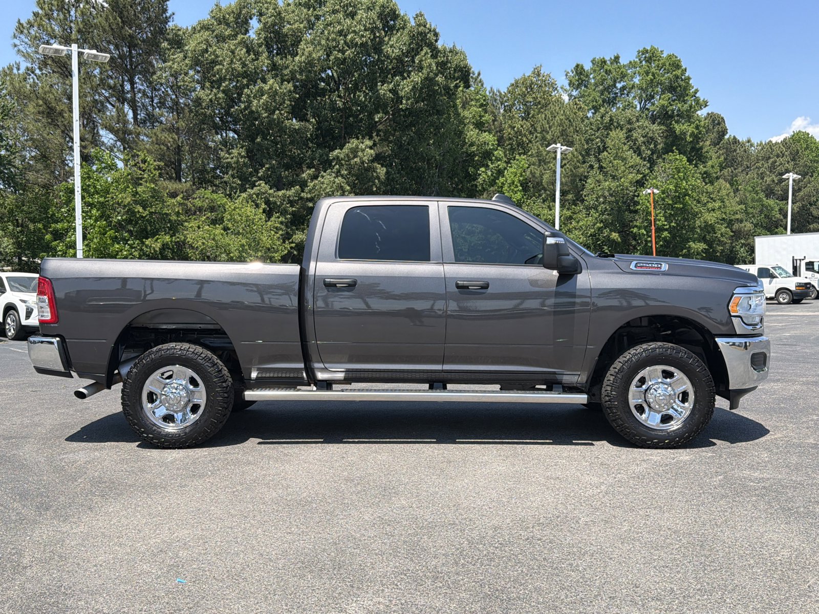 Used 2024 RAM 2500 Tradesman w/ Chrome Appearance Group AWD/4WD image 13