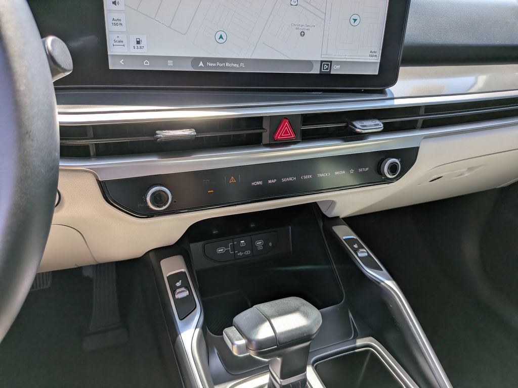 Certified 2025 Kia Sorento S AWD/4WD image 25