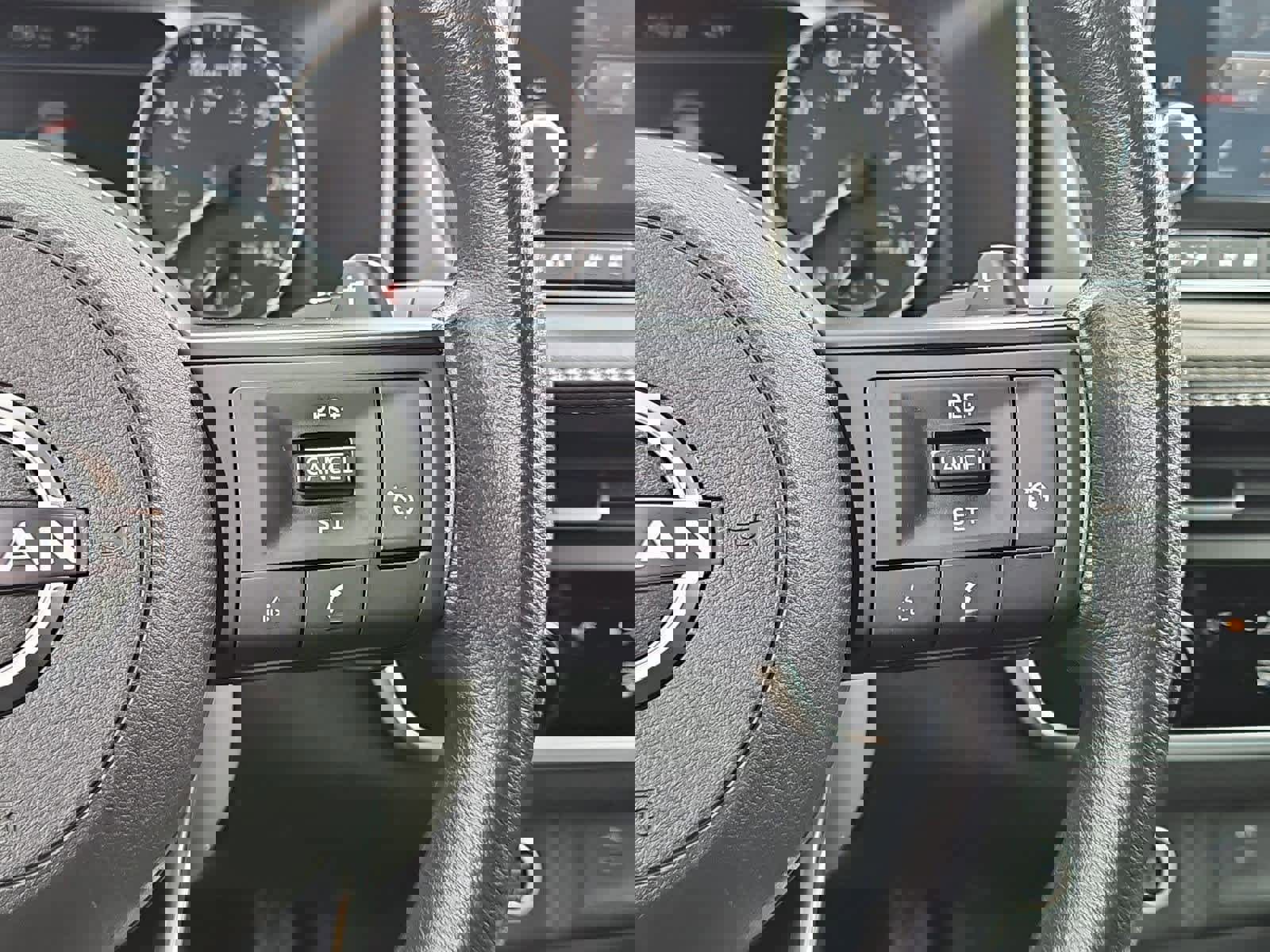 Used 2023 Nissan Rogue S image 24